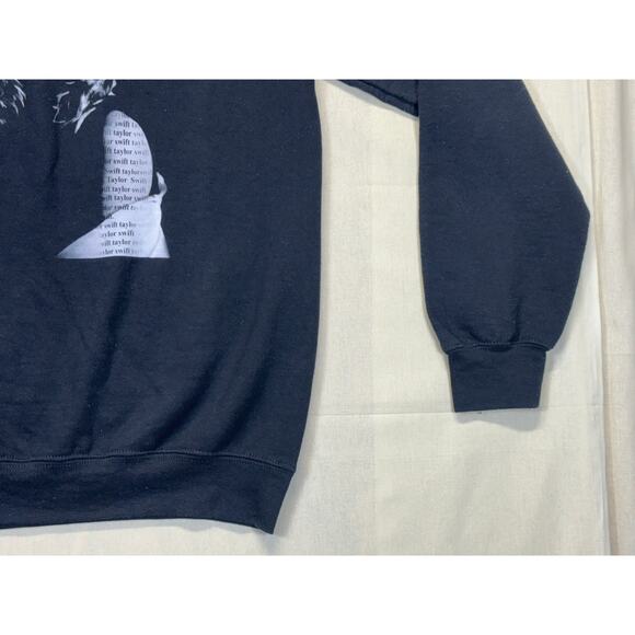 Taylor Swift REP Era Sweatshirt Small Black Gildan Heavy Blend Tour Style - Picture 15 of 16